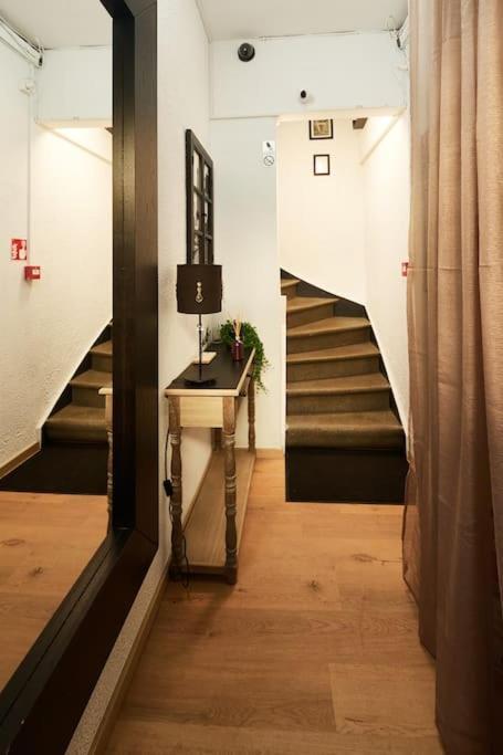 Studio-Balcon Center Of มงส์ ภายนอก รูปภาพ