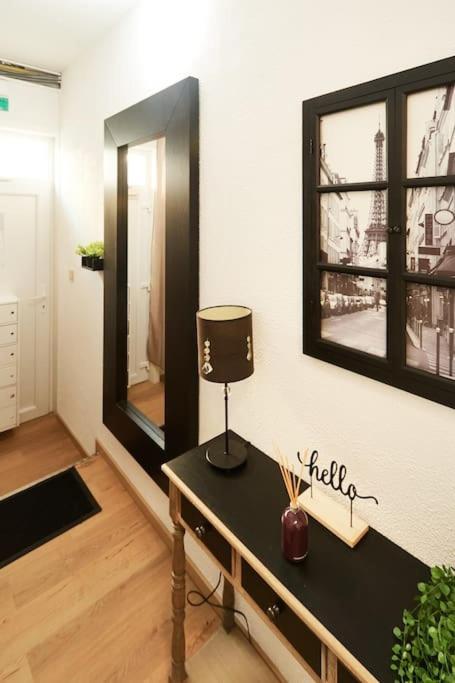 Studio-Balcon Center Of มงส์ ภายนอก รูปภาพ